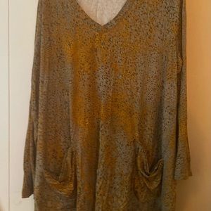 EUC Lori Goldstein Top 2x